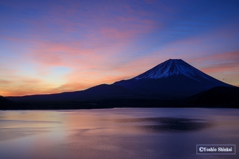 本栖湖の富士山　朝