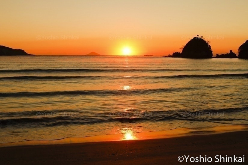 朝の海
