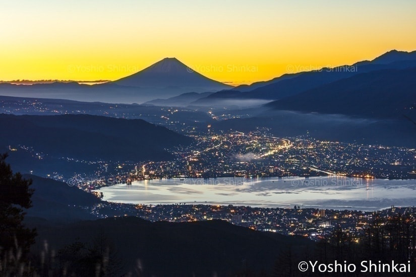 諏訪湖と富士山