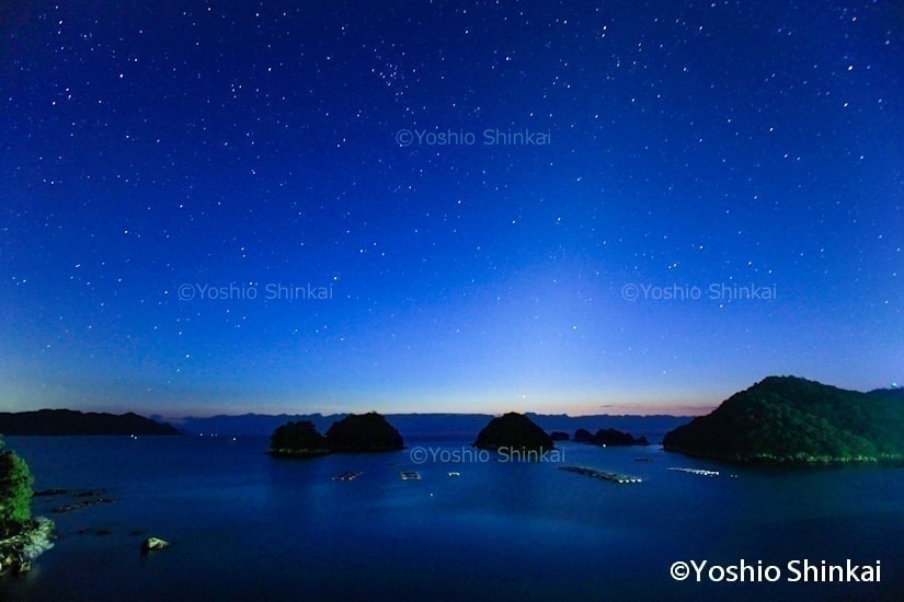 海の朝　星空